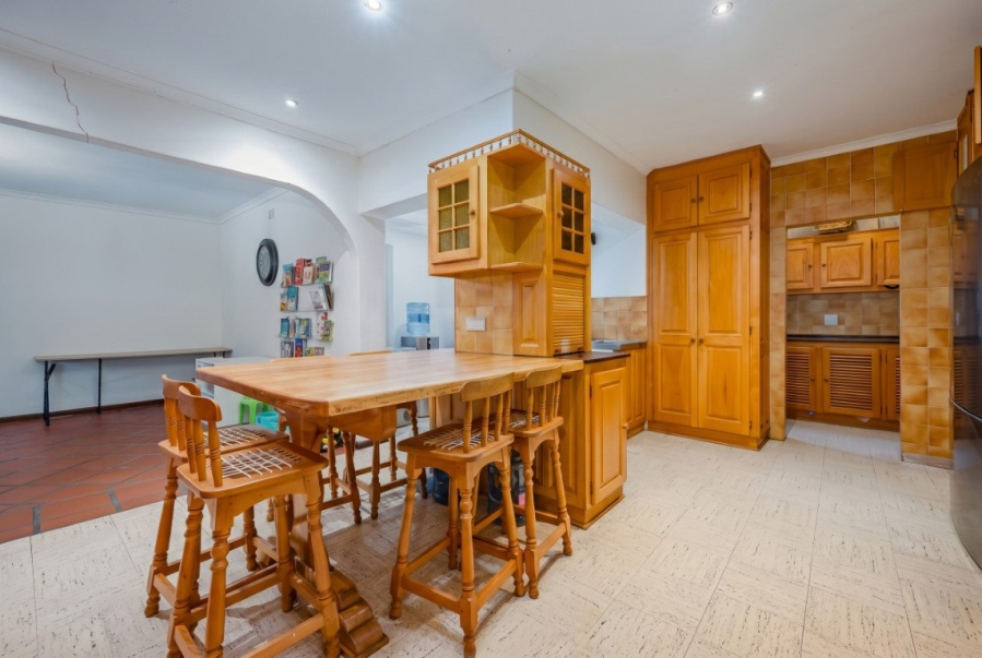6 Bedroom Property for Sale in Golden Acre Western Cape